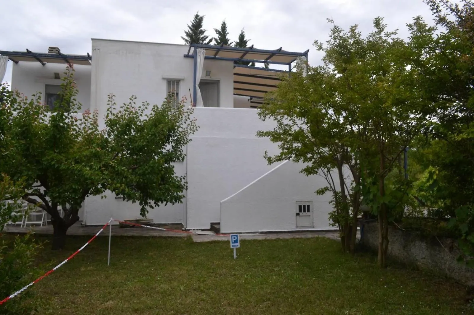 Summer House With Sea View And Garden Kriopigi